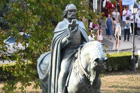1038. augusztus 15-én hunyt el Szent István király